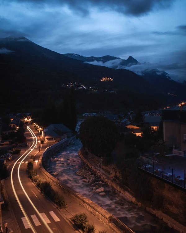 What's the Key to Making a Flavorful Thai Tom Kha Gai Soup?